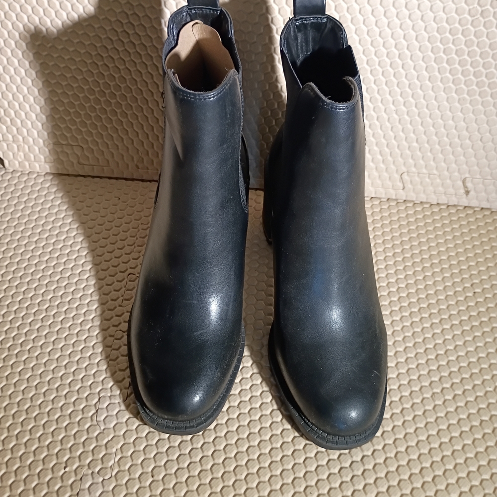 BCBGeneration Women's Boxxa Chelsea Bootie - Black, Size 8M New